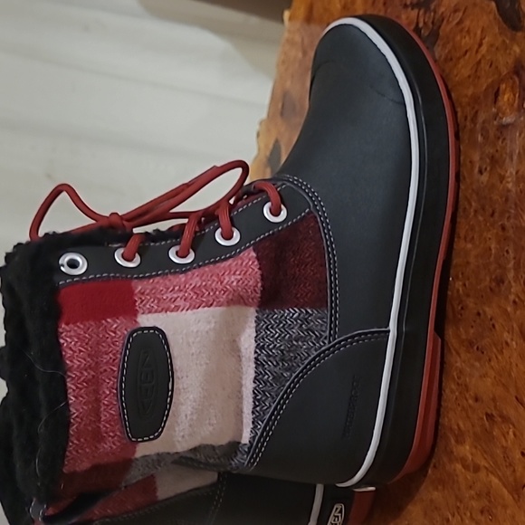 COPY - Size 7 Keen Elsa waterproof boots - Picture 2 of 12